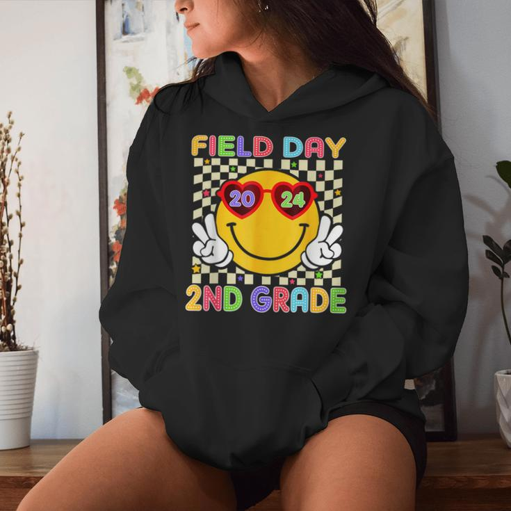 Field Day 2Nd Grade Groovy Fun Day Sunglasses Field Trip Women Hoodie Gifts for Her