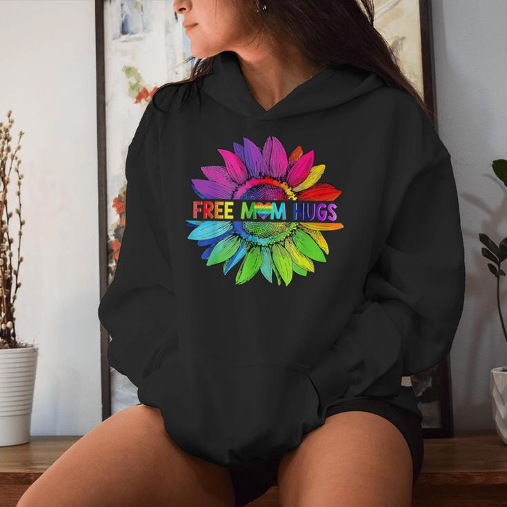 Free Mom Hugs Lgbt Pride Mom Daisy Rainbow Flower Mother Day Women Hoodie Gifts for Her