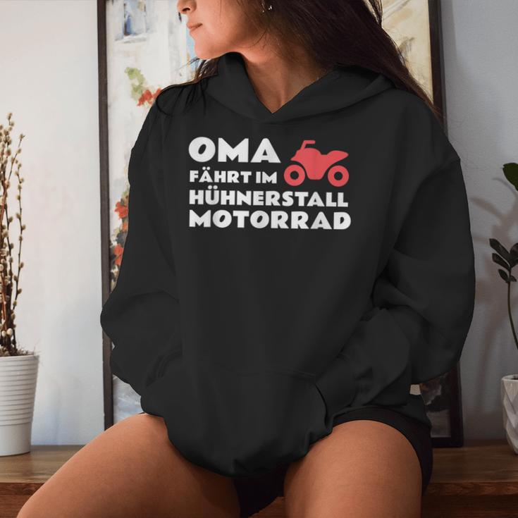 With Grandma Rides Im Hühnerstall Motif Kapuzenpullover für Damen Geschenke für Sie