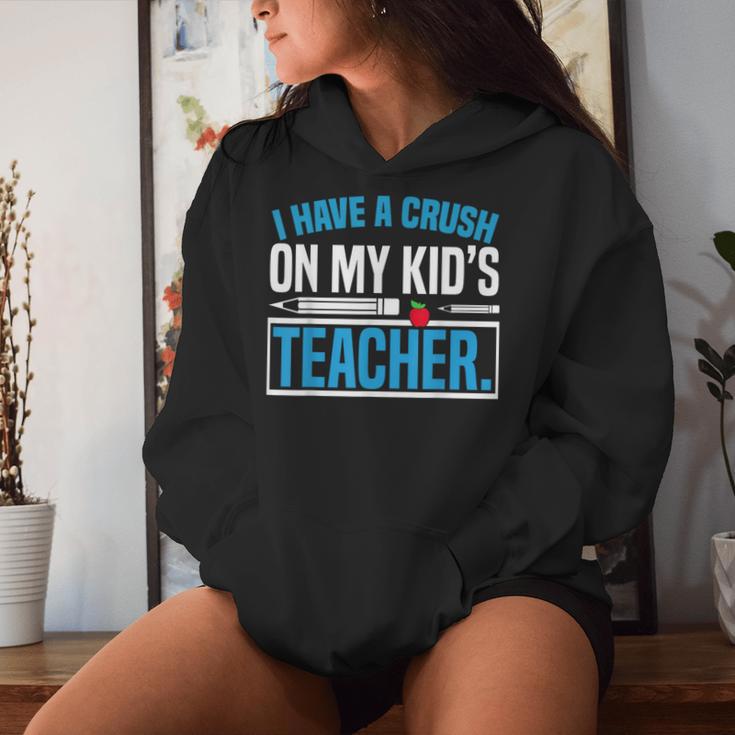 Ich Bin In Den Lehrer Meines Kindeserknallt Lustige Mama Papa Homeschool Kapuzenpullover für Damen Geschenke für Sie