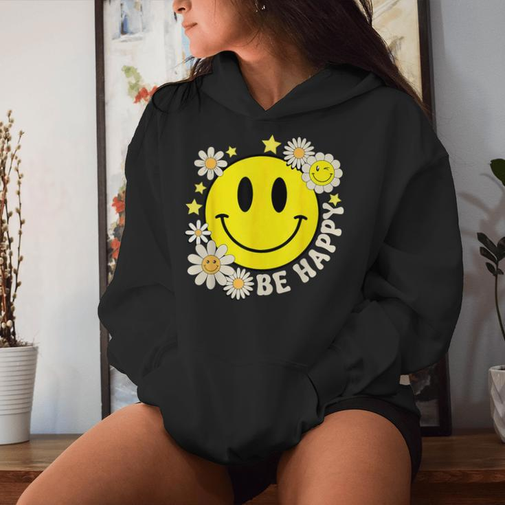 Retro Groovy Be Happy Smile Face Daisy Flower 70S Women Hoodie Gifts for Her