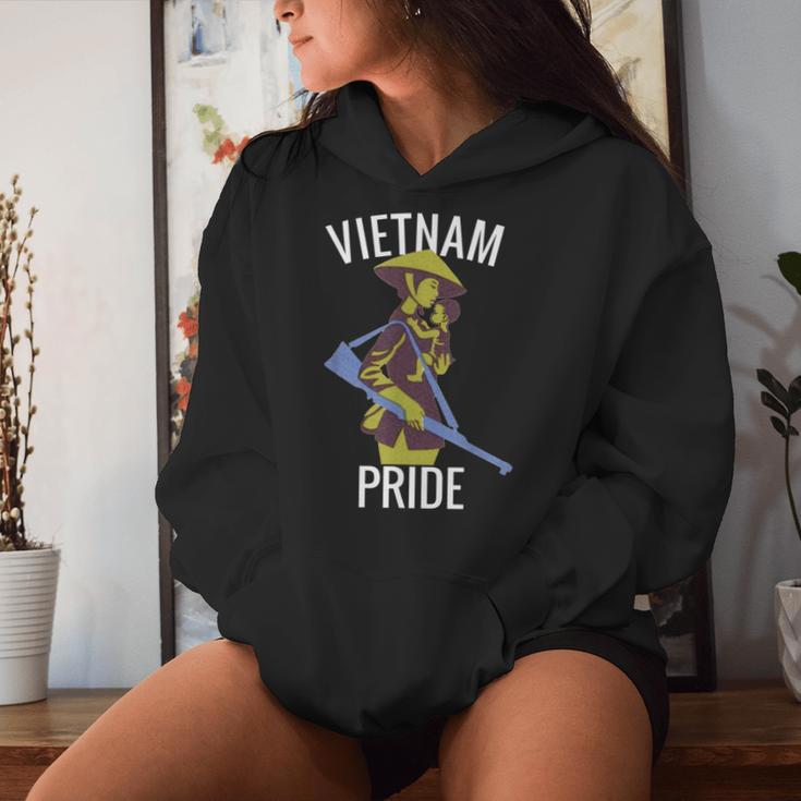 Retro Militant Vietnam Pride Vietnamese Mom I Love Vietnam Women Hoodie Gifts for Her