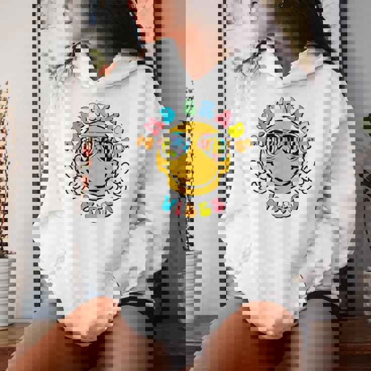 2Nd Grade School Field Trip Vibes Groovy Field Day 2024 Women Hoodie Gifts for Her