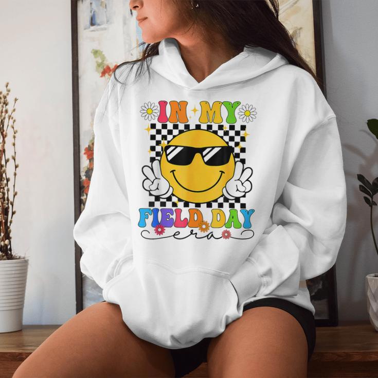 In My Field Trip Era Retro Groovy Teachers Field Day 2024 Women Hoodie Gifts for Her