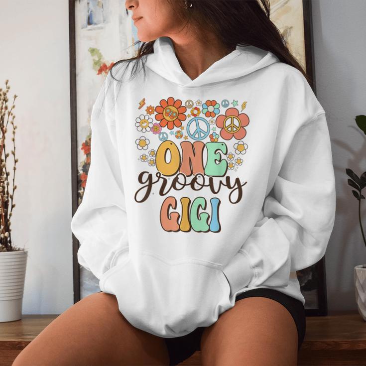 Groovy Gigi Retro Grandma Birthday Matching Family Party Women Hoodie Gifts for Her