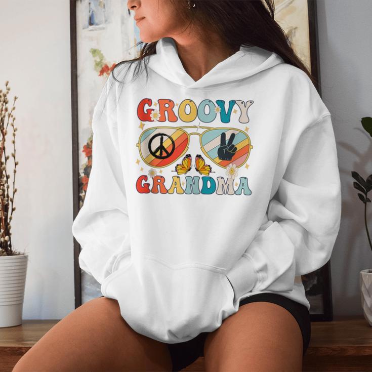 Groovy Grandma 70S Vibe Bday Colors Groovy Peace Sign Women Hoodie Gifts for Her