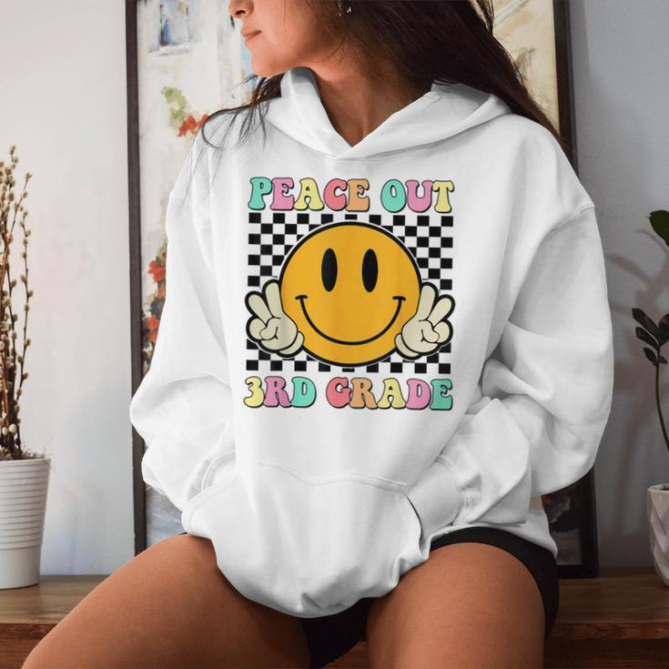 Peace Out 3Rd Grade Teacher Retro Smile Last Day Of School Women Hoodie Gifts for Her