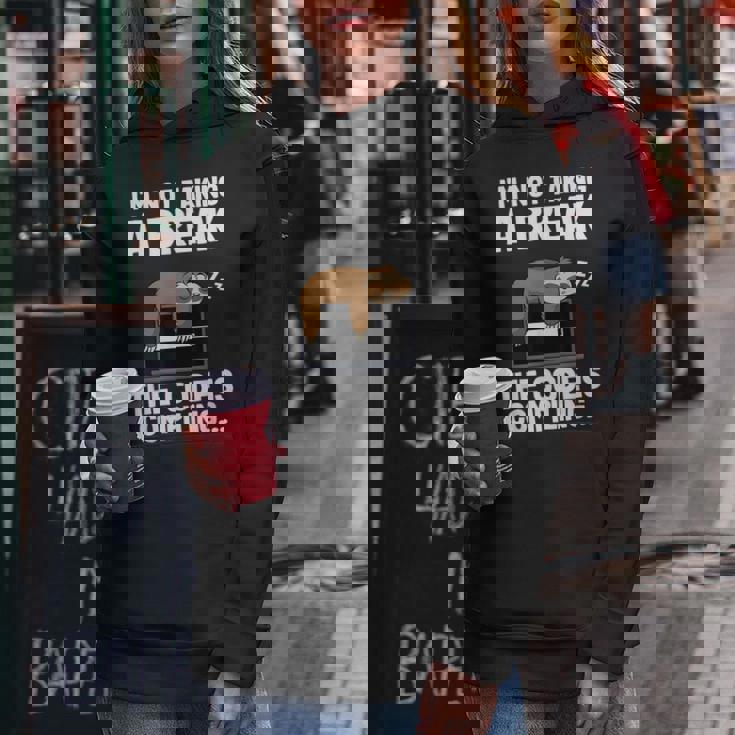 The Code Is Compiling Coder Sloth Coding Programmateur Amusant Sweat à capuche femme Cadeaux drôles