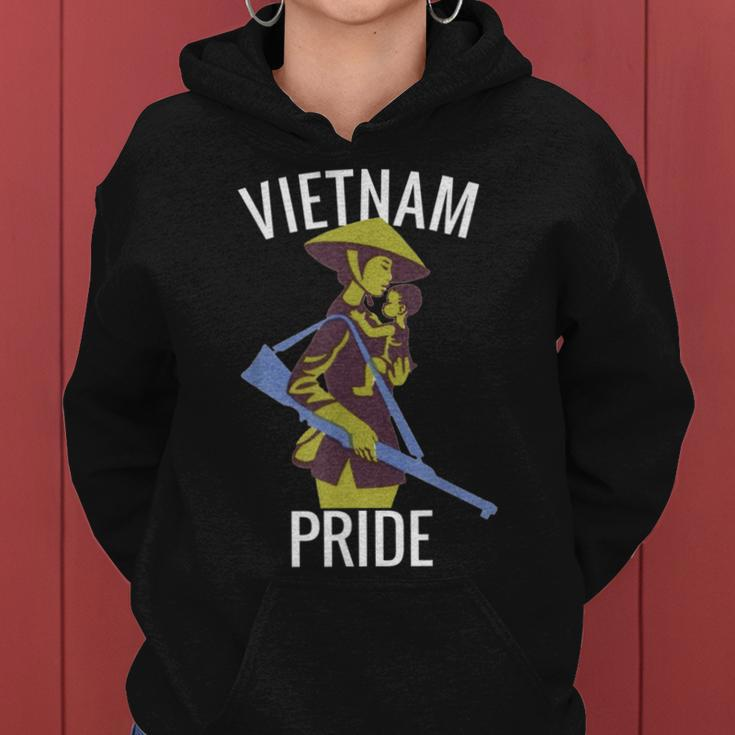 Retro Militant Vietnam Pride Vietnamese Mom I Love Vietnam Women Hoodie