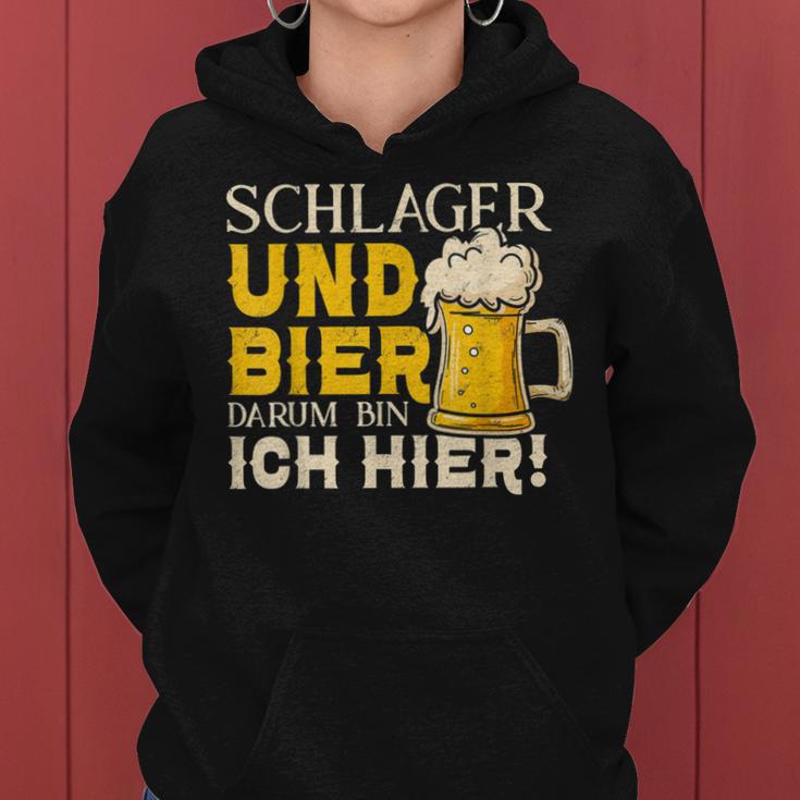 Schlager And Beer Therefore Bin Ich Hier Schlager Party Kapuzenpullover für Damen