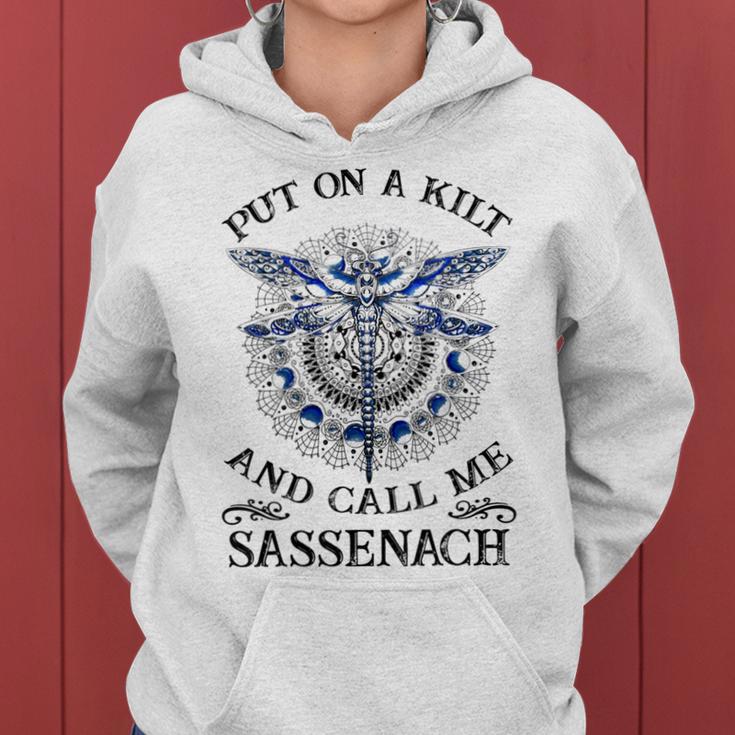 Put On A Kilt And Call Me Sassenach Dragonfly Kapuzenpullover für Damen