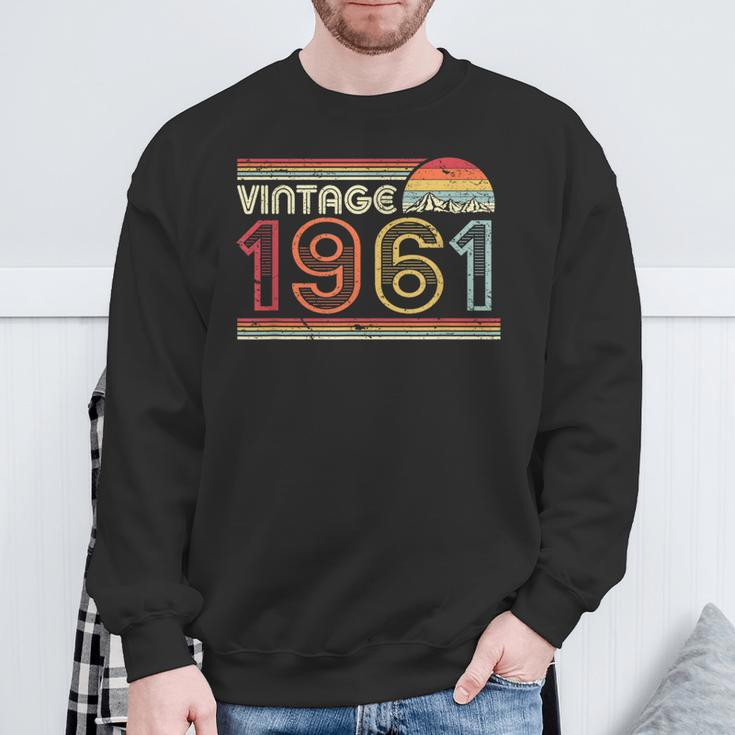 1961 VintageBirthday Retro Style Sweatshirt Gifts for Old Men