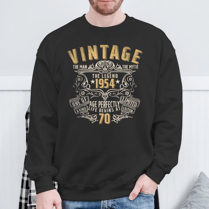 70 Year Old Vintage 1954 Man Myth Legend 70Th Birthday Sweatshirt Gifts for Old Men