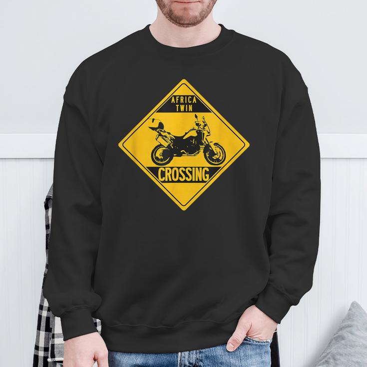 Africa Twin Crossing Sweatshirt für Motorradfans, Schwarzes Design Geschenke für alte Männer