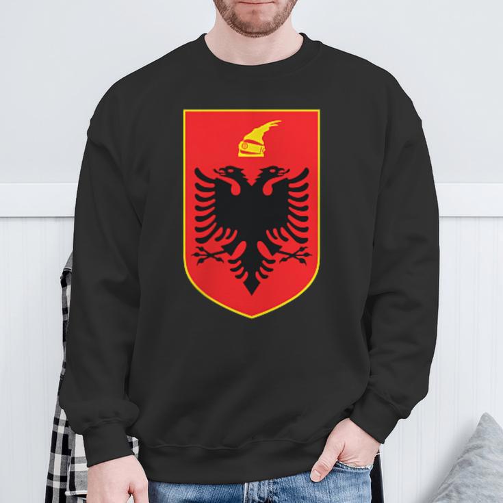 Albania Flag Red & Albanian Eagle S Sweatshirt Geschenke für alte Männer