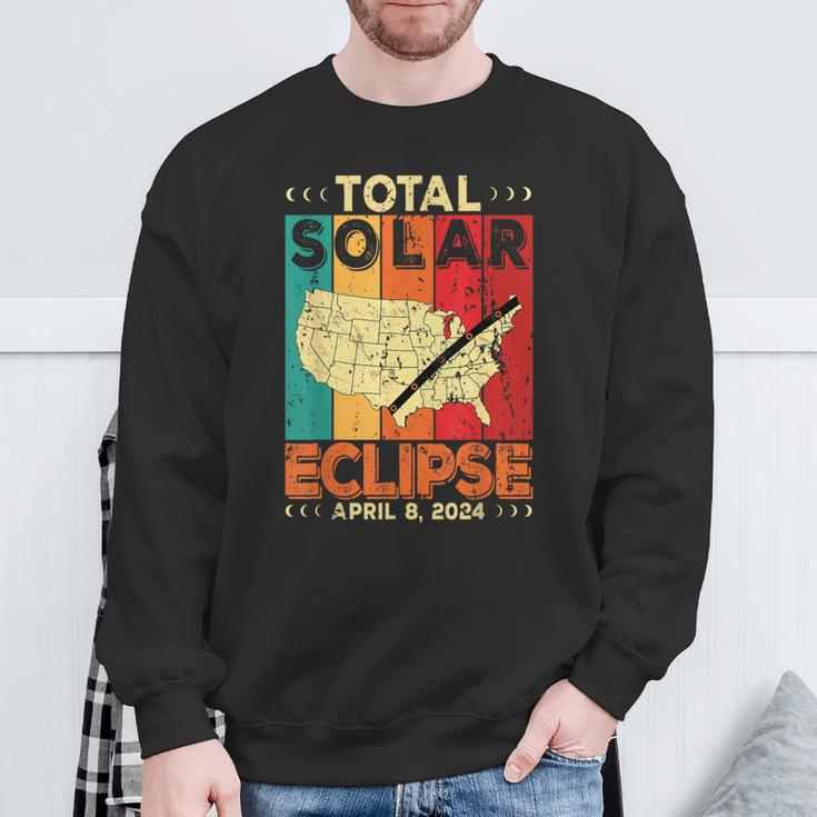 America 2024 Total Solar Eclipse Solar Eclipse Retro Vintage Sweatshirt Gifts for Old Men