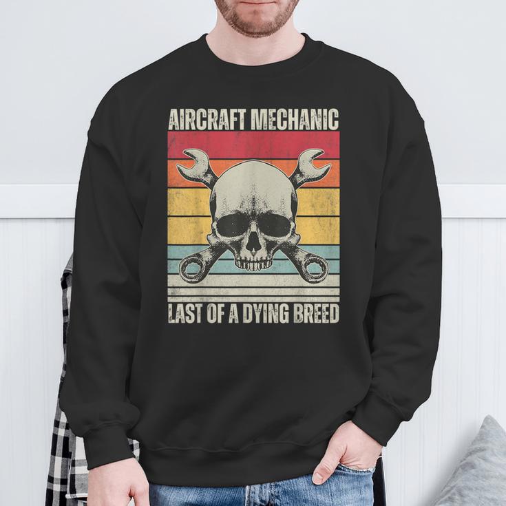 Aviation Mechanic Vintage Skull Vintage Aircraft Mechanic Sweatshirt Gifts for Old Men