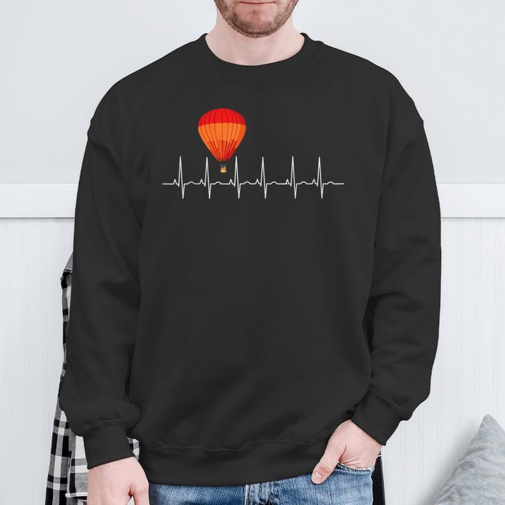 Balloon Driver Heartbeat Balloon Driver Heartbeat Ecg Sweatshirt Geschenke für alte Männer