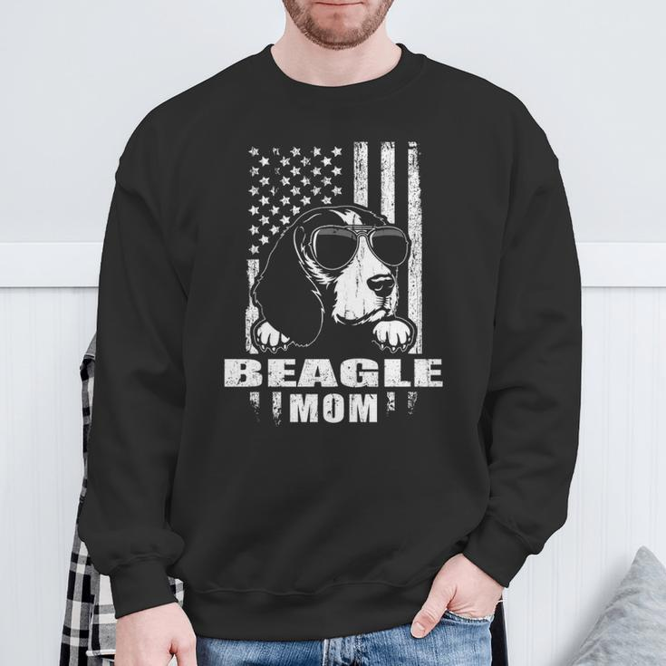 Beagle Mom Cool Vintage Retro Proud American Sweatshirt Gifts for Old Men