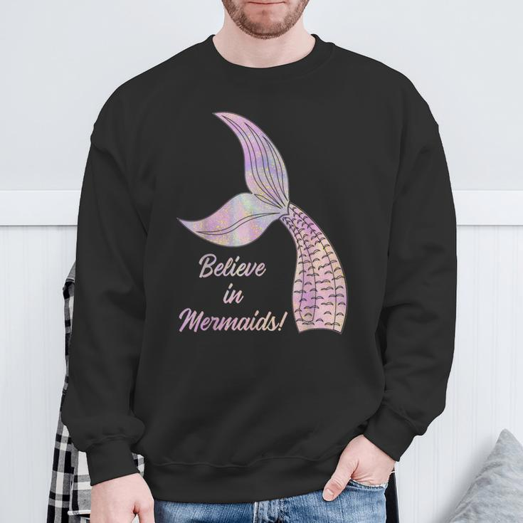 Believe In Mermaids Believe In Mermaids Sweatshirt Geschenke für alte Männer