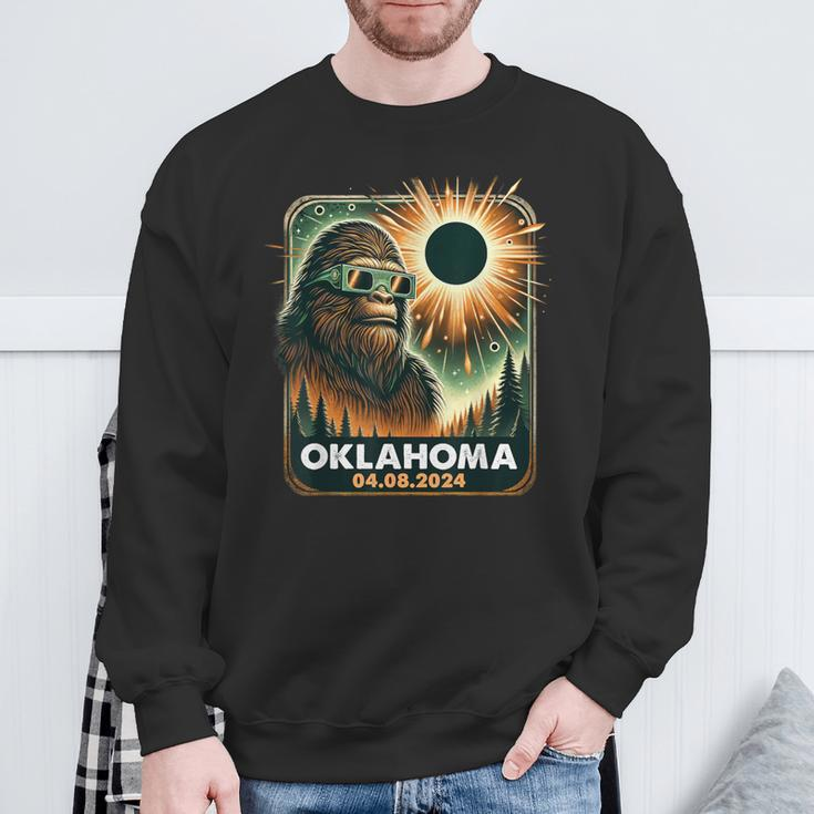 Bigfoot Oklahoma Total Solar Eclipse 2024 Eclipse Glasses Sweatshirt Gifts for Old Men