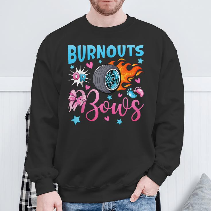 Burnouts Or Bows Gender Reveal Party Ideas Baby Announcement Sweatshirt Gifts for Old Men