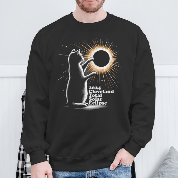 Cat Solar Eclipse Cleveland 8 April 2024 Souvenir Sweatshirt Gifts for Old Men