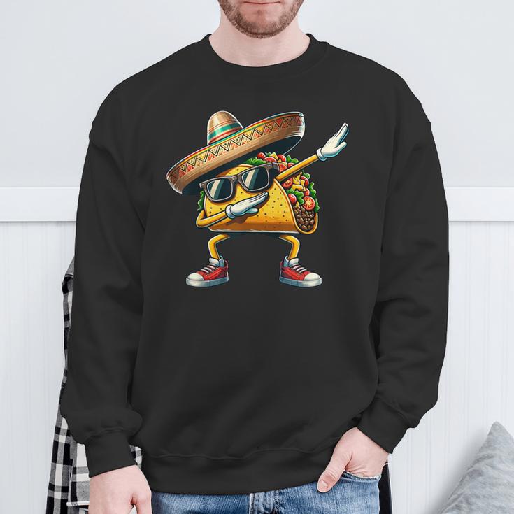 Cinco De Mayo Dabbing Taco Mexican Sombrero Sweatshirt Gifts for Old Men