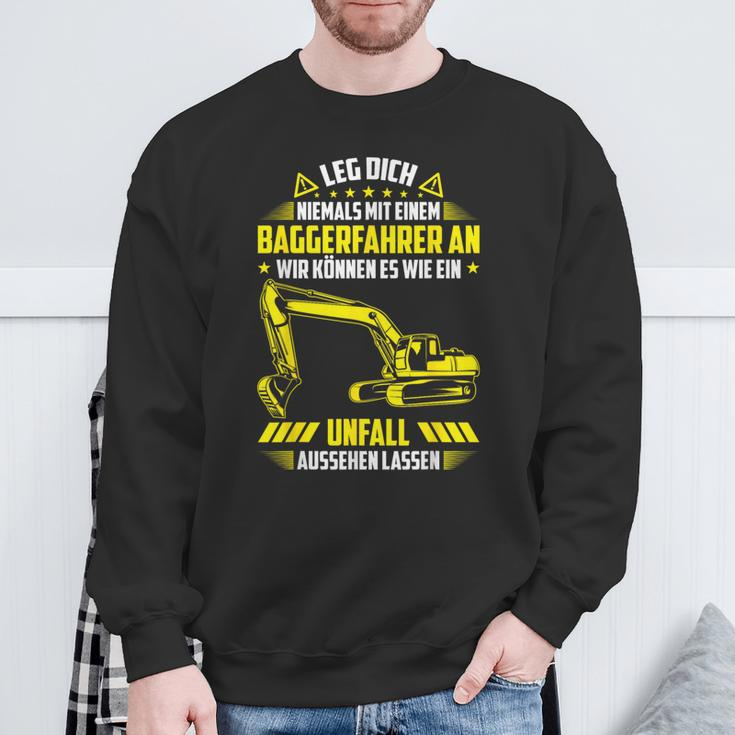 Cool Digger Driver Leg Dich Nie Mit Einem Ein Ein Digger Driver An Sweatshirt Geschenke für alte Männer