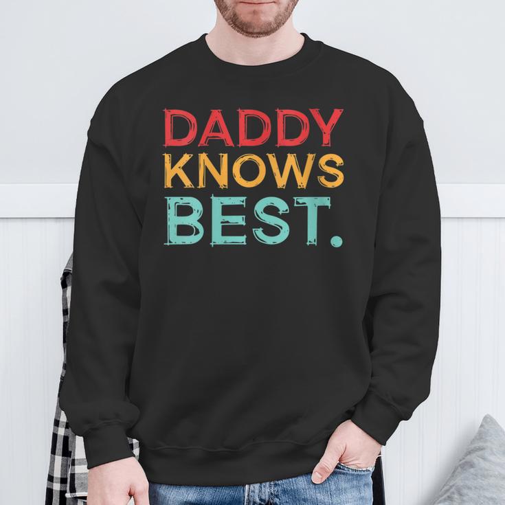 Damen Papa Weiß Es Am Besten Papa Papa Poppaater Stiefvater Ehemann Mit-Ausschnitt Sweatshirt Geschenke für alte Männer