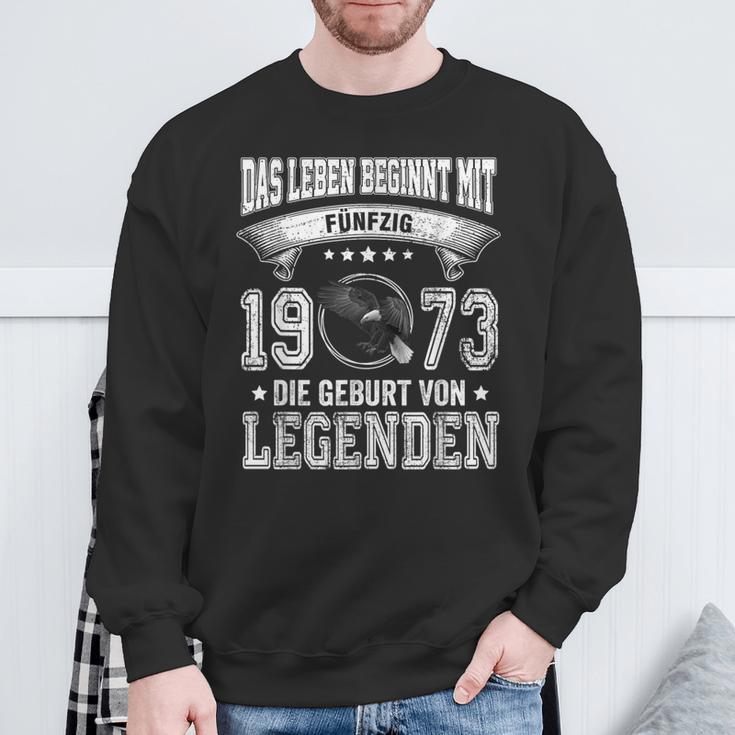 Das Leben Beginnt Mit Fifty 1973 Die Geburton Legenden Sweatshirt Geschenke für alte Männer