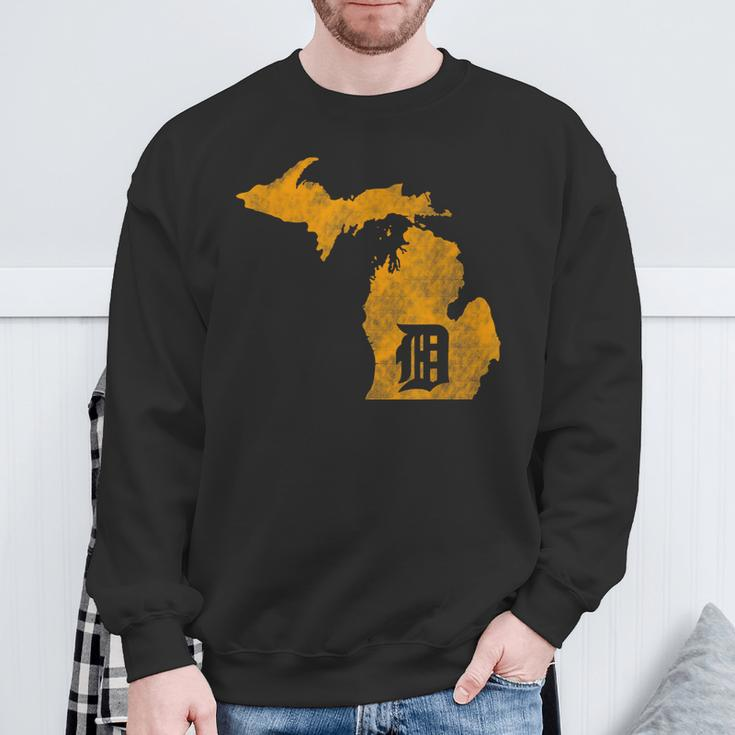 Detroit Michigan Motor City Midwest D Mitten Sweatshirt Gifts for Old Men