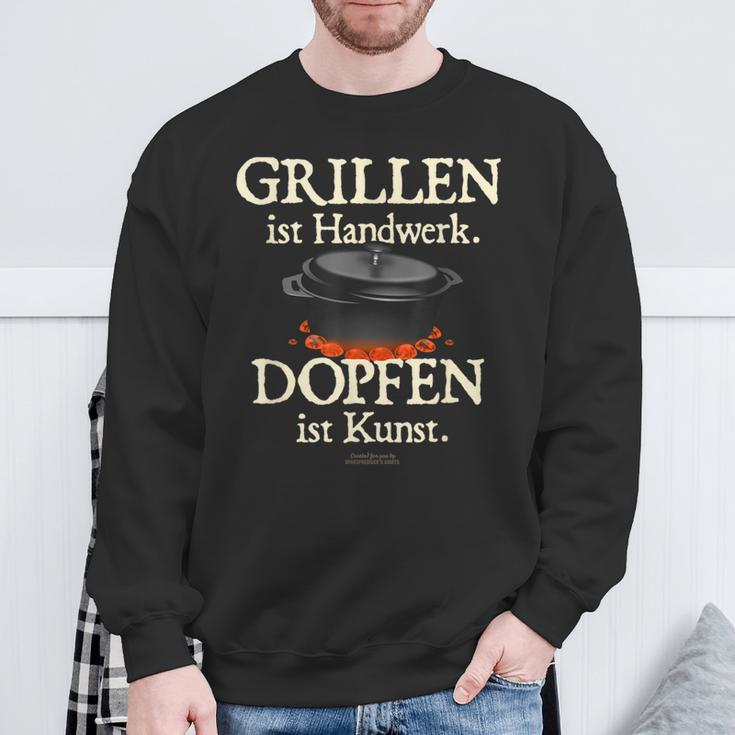 Dutch Oven Saying Grillen Ist Handwerk Dopfen Ist Kunst Sweatshirt Geschenke für alte Männer