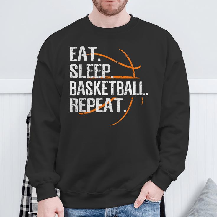 Eat Sleep Basketball Repeat For Basketball Fan Sweatshirt Geschenke für alte Männer