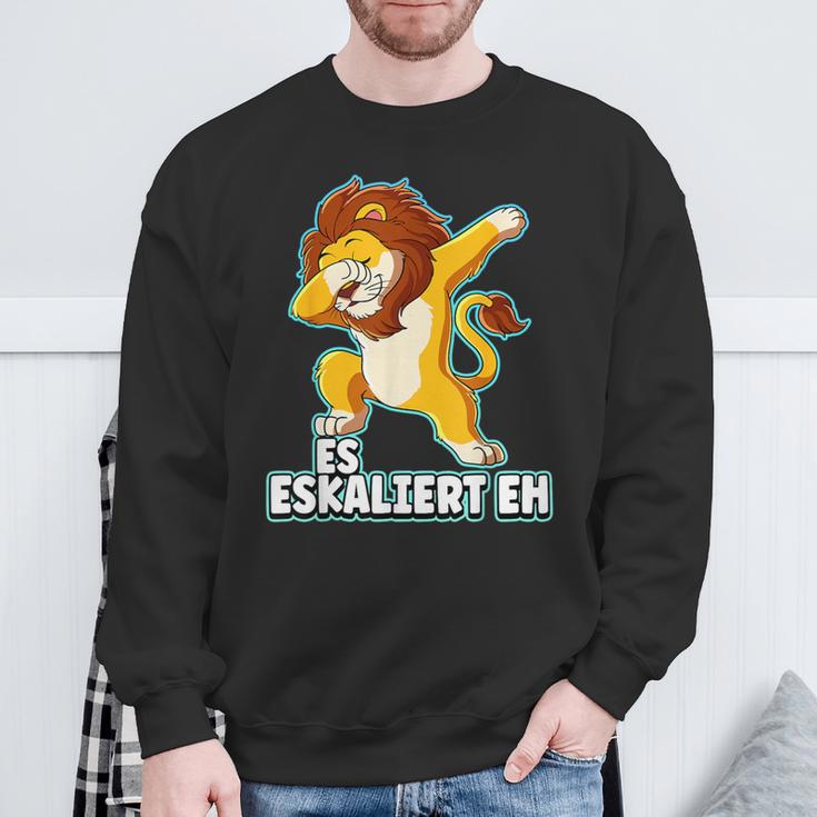 Es Eskaliert Eh Lion Black S Sweatshirt Geschenke für alte Männer