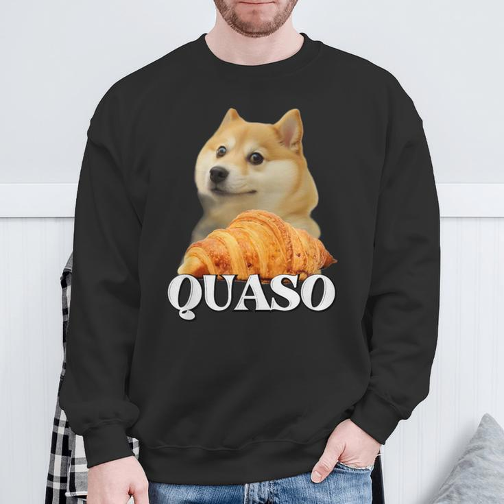 Croissant Quaso Meme Croissant Dog Meme Sweatshirt Geschenke für alte Männer