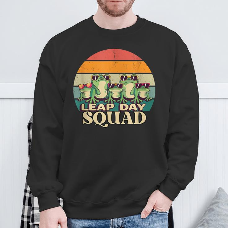 Frog Lover Leap Day Squad February 29 Cool Retro Style Sweatshirt Gifts for Old Men