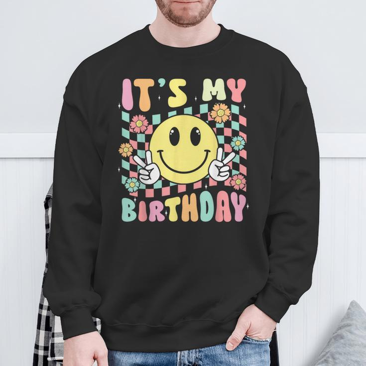 Groovy It's My Birthday Retro Smile Face Bday Party Hippie Sweatshirt Gifts for Old Men