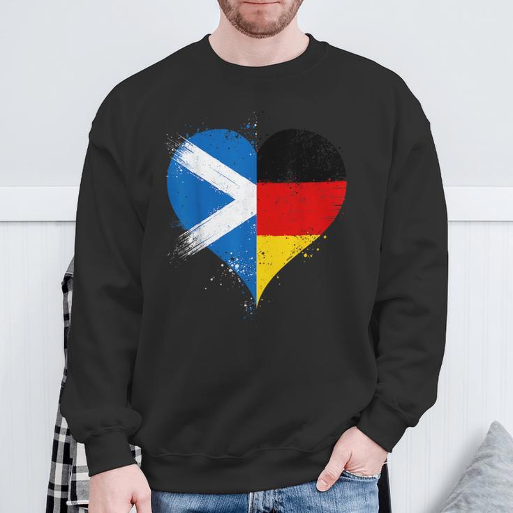 Halb Schottisch Halb Deutsch Ein Coole Flaggen In Liebe Herz Sweatshirt Geschenke für alte Männer