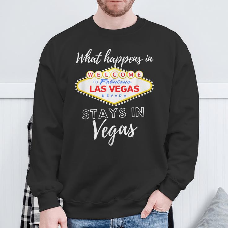 What Happens In Vegas Sin City Las Vegas Sweatshirt Geschenke für alte Männer