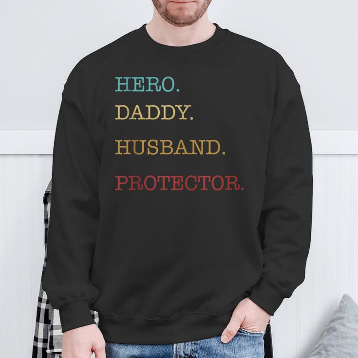 Hero Daddy Husband Protektor Atertag Geschenk Papa Sohn Sweatshirt Geschenke für alte Männer