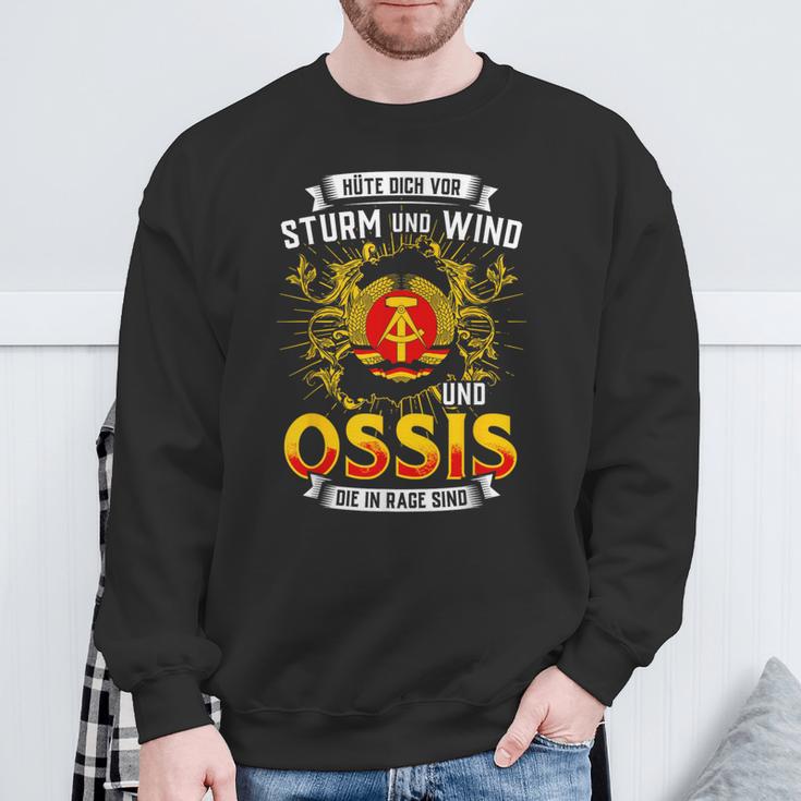 Hut Dichor Sturm Und Wind Und Ossis Die In Rage Sind S Sweatshirt Geschenke für alte Männer