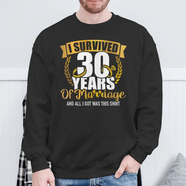 Ich Überlebte 30 Jahre Marriage Zum 30Th Wedding Anniversary Sweatshirt Geschenke für alte Männer