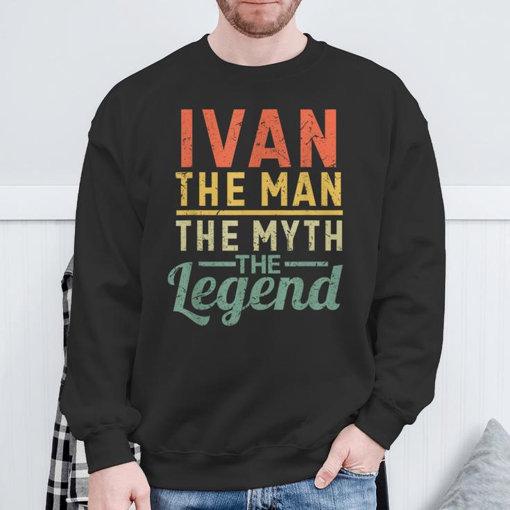 Ivan Der Mann Der Mythos Die Legende Name Ivan Sweatshirt Geschenke für alte Männer