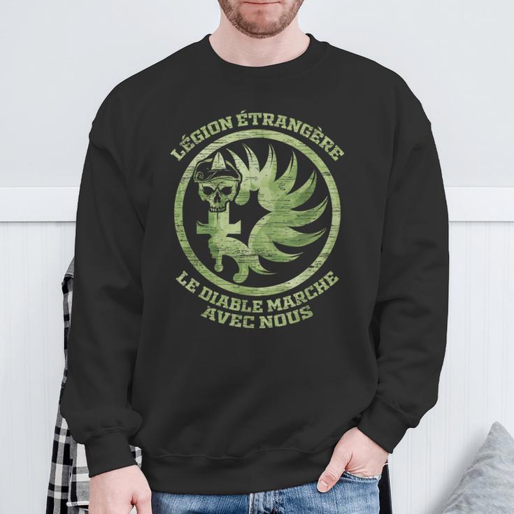 Le Diable Marche Avec Nous Legion Etrangere S Sweatshirt Geschenke für alte Männer