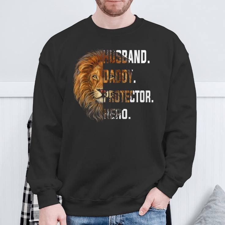 Lion Dad Husband Daddy Protector Hero Fathers Day 2024 Sweatshirt Gifts for Old Men