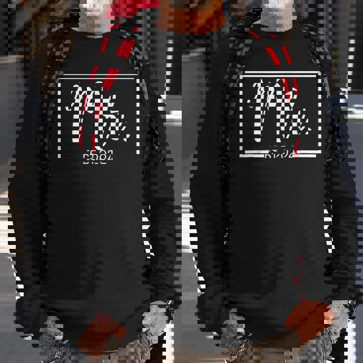 Mr Est 2024 Just Married Wedding Hubby Mr & Mrs Sweatshirt Gifts for Old Men