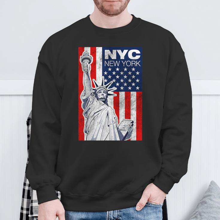 New York City Statue Of LibertyCool New York City Sweatshirt Gifts for Old Men