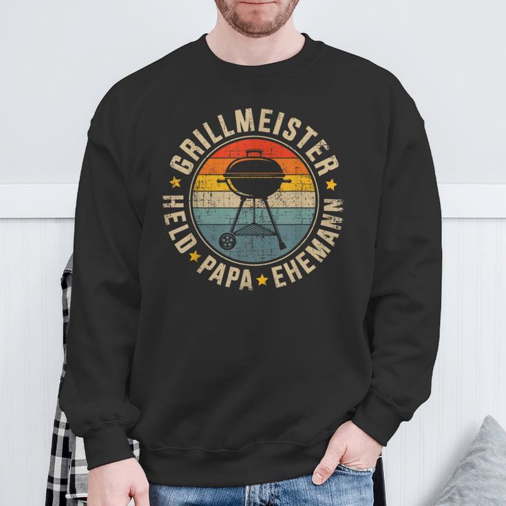 Papa Grillmeister Held Ehemann Für Grillenatertag Sweatshirt Geschenke für alte Männer