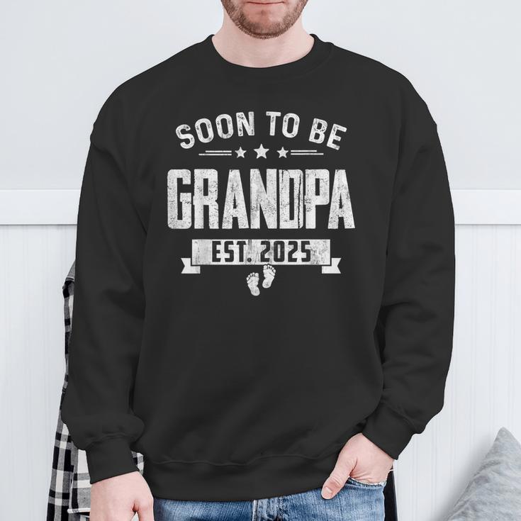 Promoted To Grandpa Est 2025 Fathers Day To New Papa Sweatshirt Gifts for Old Men